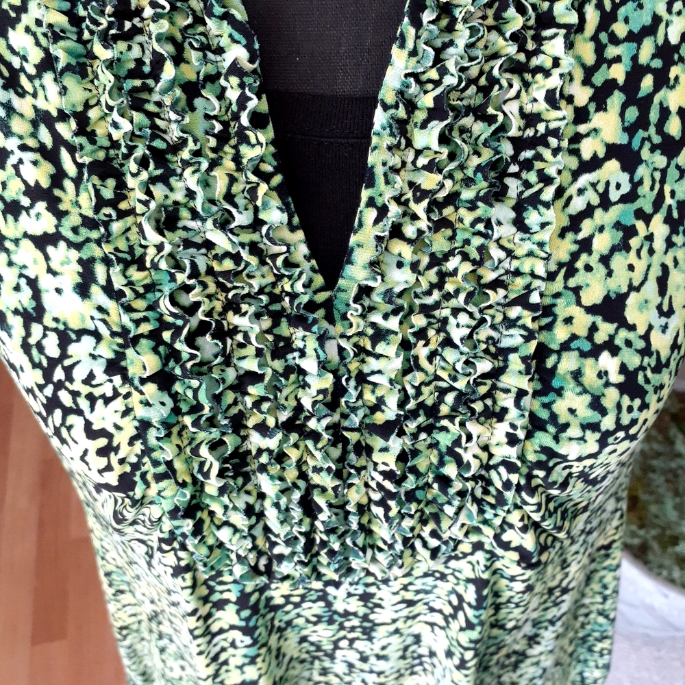 STYLE & COMPANY Green Ruffled V-Neck Top - Picture 5 of 7